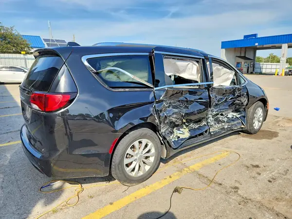 2C4RC1EG3JR293345 — 2018 Chrysler Pacifica, фото 3 с аукциона Copart, Боковая часть