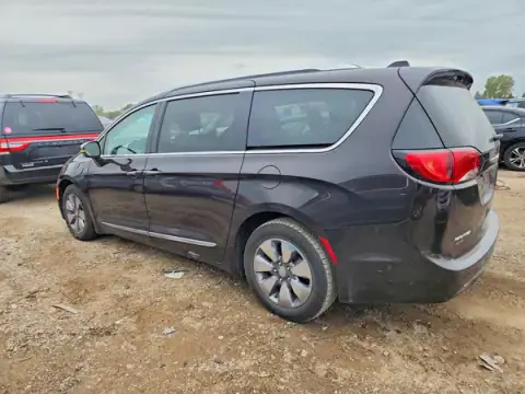 2C4RC1N79JR118260 — 2018 Chrysler Pacifica, zdjęcie 2 z Copart 06.10.2026, Przód