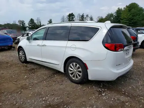 2C4RC1BG0JR124291 — 2018 Chrysler Pacifica, photo 2 from Copart 05.10.2026, Undercarriage damage