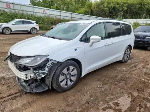2C4RC1H72JR356317 — 2018 Chrysler Pacifica, წინა ნაწილი (Front End), ფოტოები შეკეთებამდე