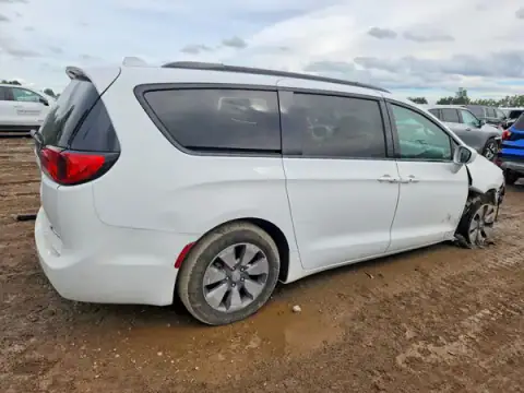 2C4RC1H72JR356317 — 2018 Chrysler Pacifica, foto 3 de Copart 30.09.2026, Parte delantera