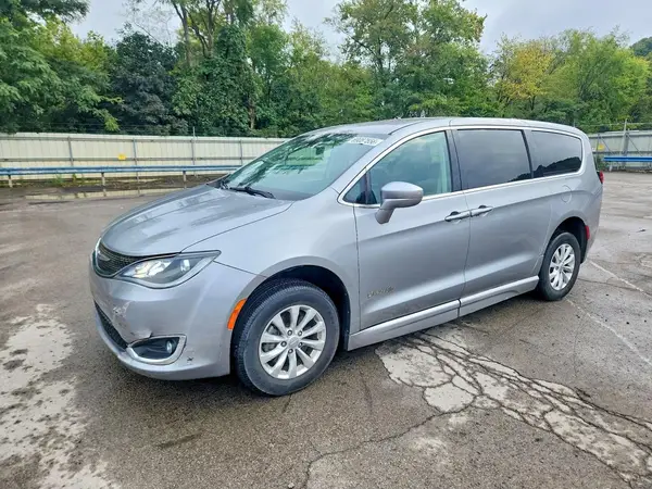 2C4RC1FG9JR365650 Chrysler Pacifica 2018 — повреждение Боковая часть, фото до ремонта