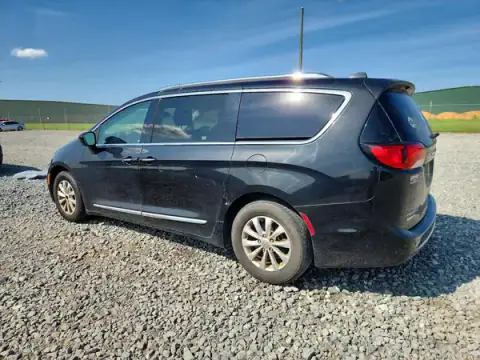 2C4RC1BG0JR290861 — 2018 Chrysler Pacifica, zdjęcie 2 z Copart 22.09.2026, Przód