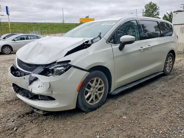 2C4RC1CGXJR257476 Chrysler Pacifica 2018 — uszkodzenie Uszkodzenia mechaniczne, zdjęcie przed naprawą