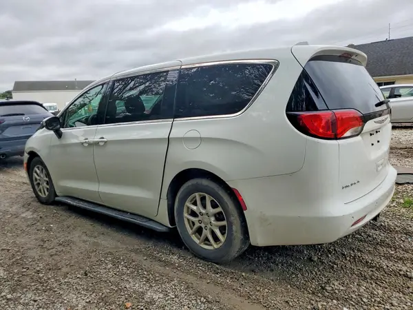 2C4RC1CGXJR257476 — 2018 Chrysler Pacifica, zdjęcie 2 z Copart 30.09.2026, Uszkodzenia mechaniczne