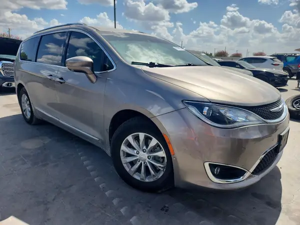 2C4RC1EG9JR139237 — 2018 Chrysler Pacifica, photo 4 from Copart 05.10.2026, Mechanical damage