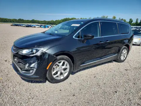 2C4RC1BG7JR277024 Chrysler Pacifica 2018 — Front end damage, before-repair photo