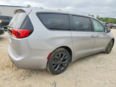 2C4RC1FG8JR228795 — 2018 Chrysler Pacifica, фото 3 з Copart, Передня частина