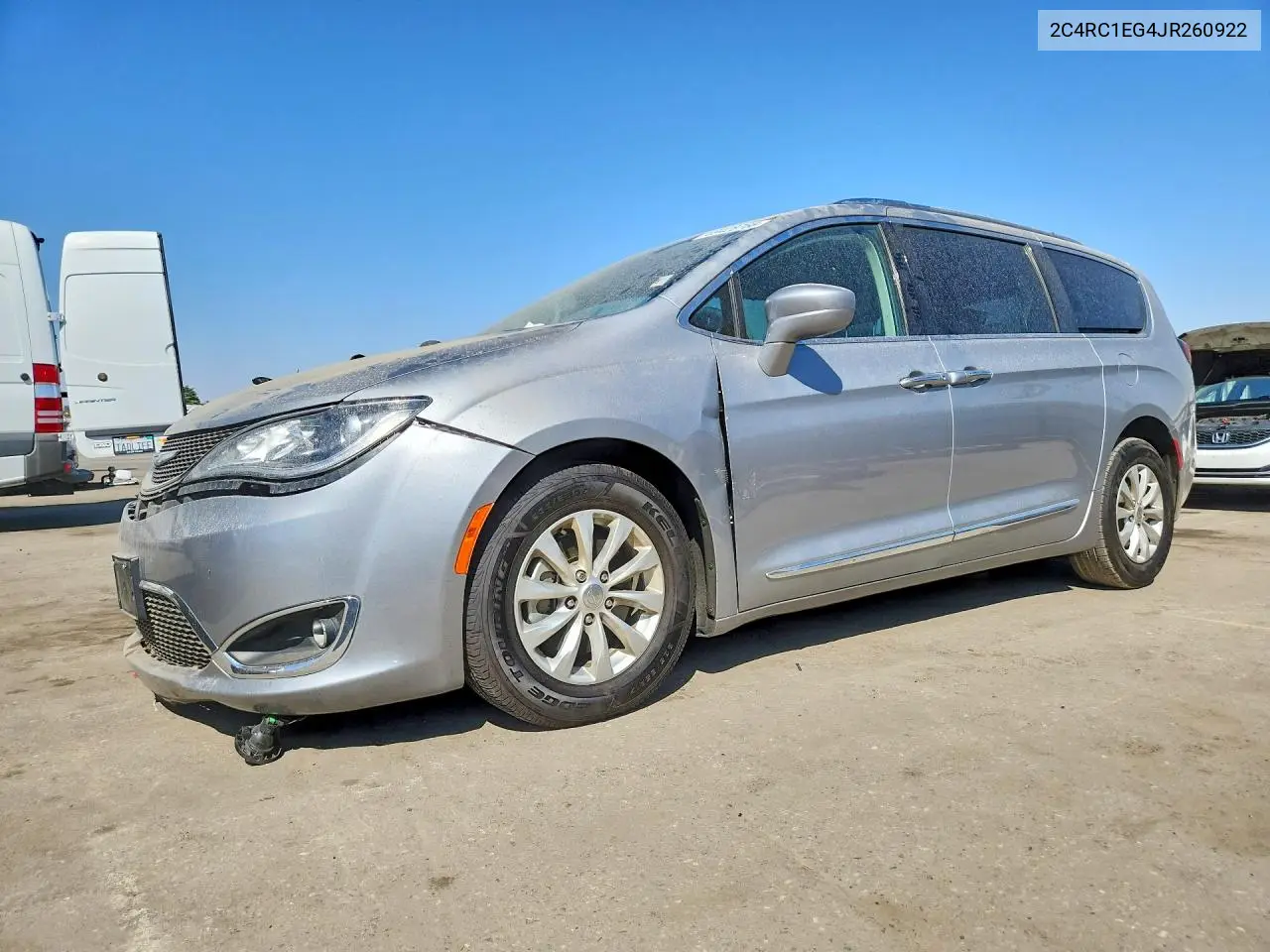 2C4RC1EG4JR260922 Chrysler Pacifica 2018 — Fire damage, before-repair photo