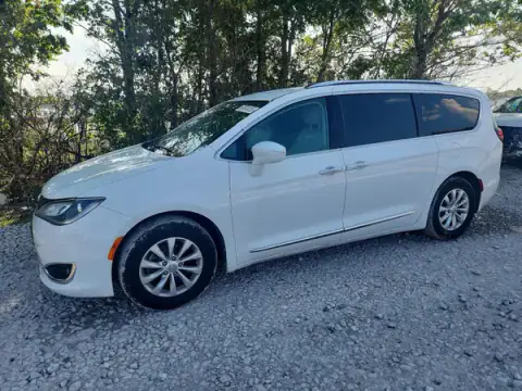 2C4RC1BG5JR217131 — 2018 Chrysler Pacifica, Bok (Side), zdjęć przed naprawą