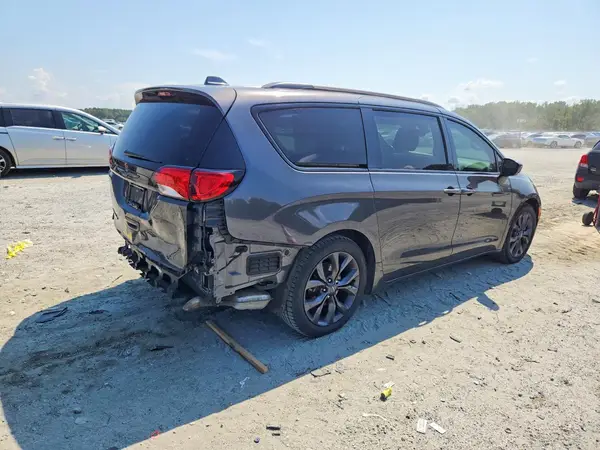 2C4RC1BG8JR167163 — 2018 Chrysler Pacifica, zdjęcie 3 z Copart, Tył