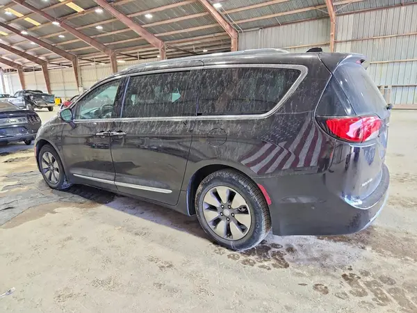 2C4RC1N77JR127149 — 2018 Chrysler Pacifica, photo 2 from Copart, Front end