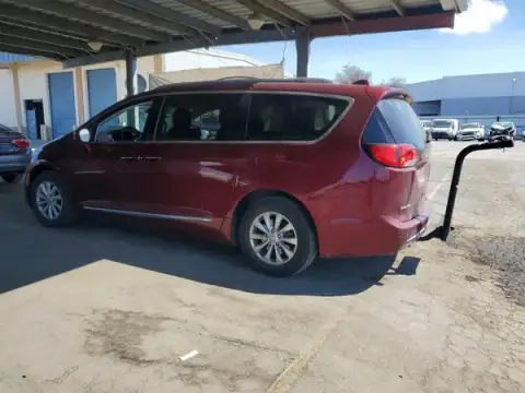 2C4RC1BG1JR204165 — 2018 Chrysler Pacifica, zdjęcie 2 z Copart, Bok