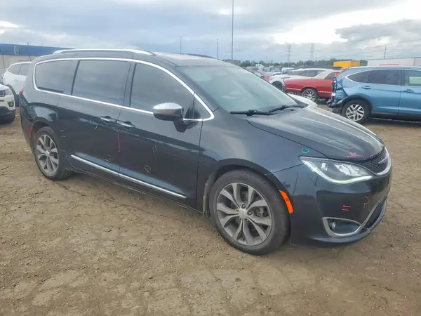 2C4RC1GG3JR338068 — 2018 Chrysler Pacifica, zdjęcie 4 z Copart, Zalanie
