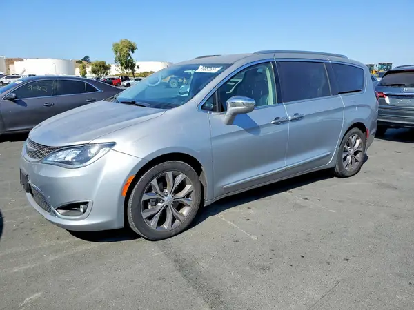 2C4RC1GG3JR251738 Chrysler Pacifica 2018 — uszkodzenie Bok, zdjęcie przed naprawą