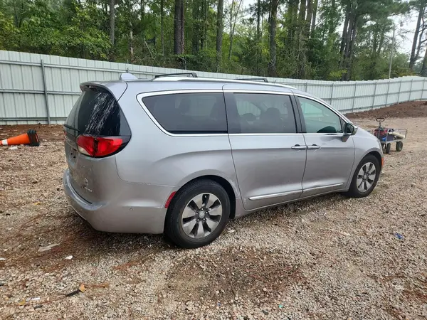 2C4RC1N71JR144867 — 2018 Chrysler Pacifica, zdjęcie 3 z Copart 07.10.2026, Drobne wgniecenia i rysy