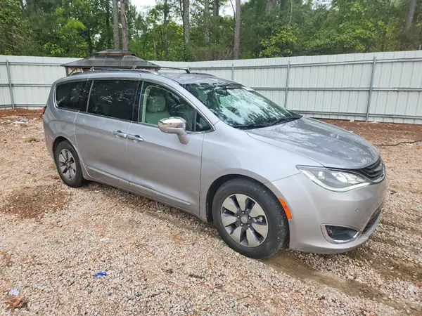2C4RC1N71JR144867 — 2018 Chrysler Pacifica, zdjęcie 4 z Copart 07.10.2026, Drobne wgniecenia i rysy