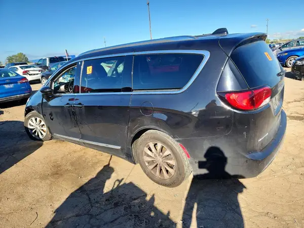 2C4RC1EG4JR317040 — 2018 Chrysler Pacifica, photo 2 from Copart, Front end