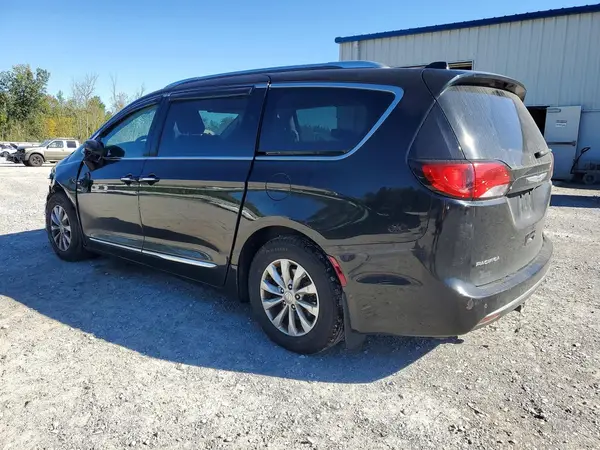 2C4RC1BG8JR142814 — 2018 Chrysler Pacifica, photo 2 from Copart, Front end