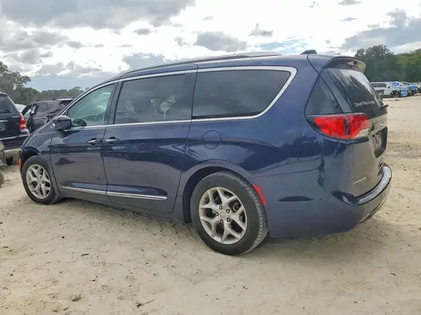 2C4RC1EG2JR113823 — 2018 Chrysler Pacifica, photo 2 from Copart 06.10.2026, Front end