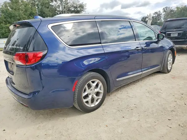 2C4RC1EG2JR113823 — 2018 Chrysler Pacifica, photo 3 from Copart 06.10.2026, Front end