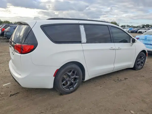2C4RC1BG7JR261809 — 2018 Chrysler Pacifica, photo 3 from Copart 30.09.2026, Mechanical damage