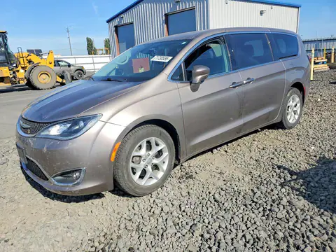 2C4RC1FG6JR113158 — 2018 Chrysler Pacifica, Front end (Front End), before-repair photos