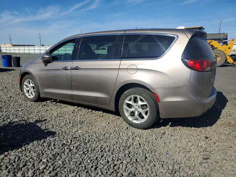 2C4RC1FG6JR113158 — 2018 Chrysler Pacifica, photo 2 from Copart 21.10.2026, Front end