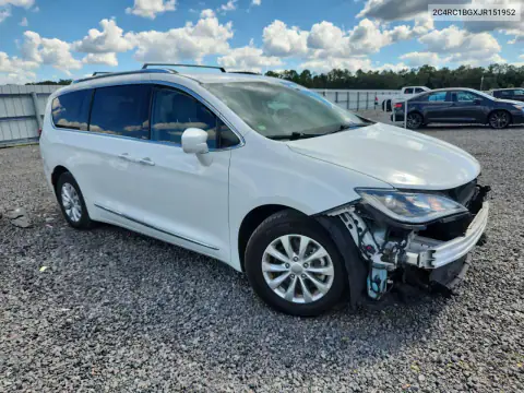 2C4RC1BGXJR151952 — 2018 Chrysler Pacifica, photo 4 from Copart, Front end