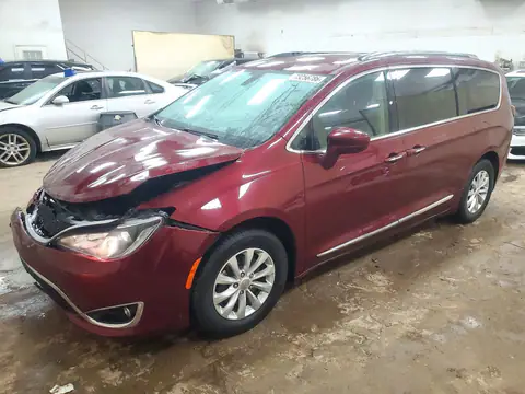 2C4RC1EG4JR317426 — 2018 Chrysler Pacifica, Передня частина, фото до ремонту