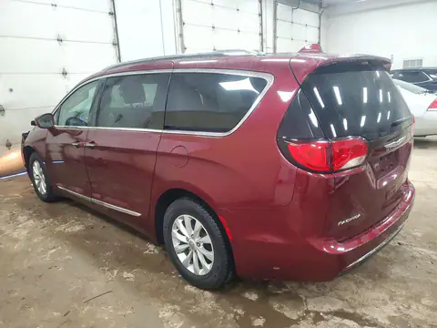 2C4RC1EG4JR317426 — 2018 Chrysler Pacifica, photo 2 from Copart, Front end