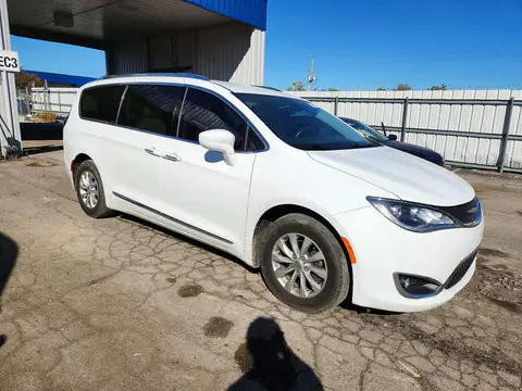 2C4RC1BG6JR142519 — 2018 Chrysler Pacifica, zdjęcie 4 z Copart, Tył