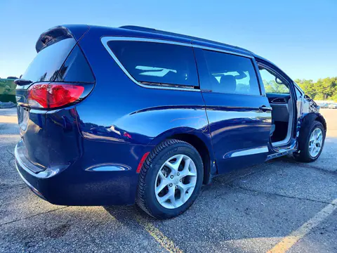 2C4RC1FG2JR129017 — 2018 Chrysler Pacifica, ფოტო 3, Copart 26.10.2026, წინა ნაწილი