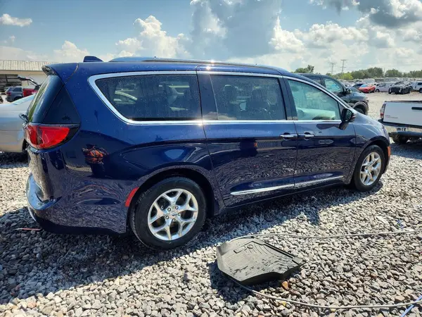 2C4RC1GG2KR574423 — 2019 Chrysler Pacifica, photo 3 from Copart 19.10.2026, Flood