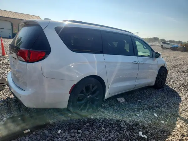 2C4RC1EG0KR742014 — 2019 Chrysler Pacifica, photo 3 from Copart, Front end