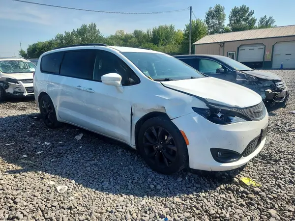 2C4RC1EG0KR742014 — 2019 Chrysler Pacifica, photo 4 from Copart, Front end