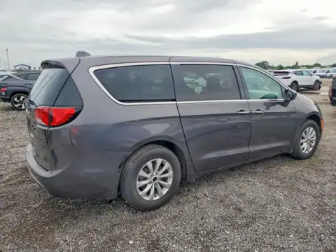 2C4RC1FG8KR666718 — 2019 Chrysler Pacifica, zdjęcie 3 z Copart 30.09.2026, Drobne wgniecenia i rysy