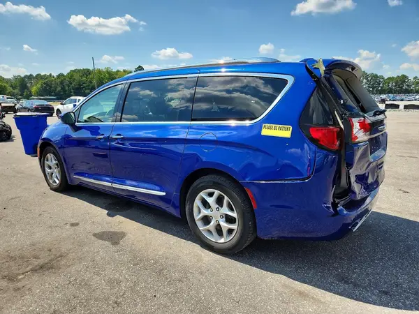2C4RC1EG1KR549757 — 2019 Chrysler Pacifica, photo 2 from Copart, Rear end