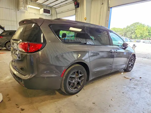 2C4RC1EG3KR576801 — 2019 Chrysler Pacifica, photo 3 from Copart, Front end