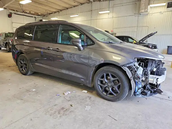 2C4RC1EG3KR576801 — 2019 Chrysler Pacifica, photo 4 from Copart, Front end