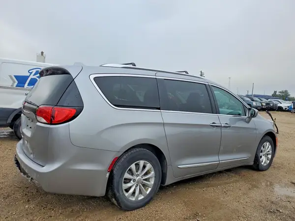 2C4RC1BGXKR680593 — 2019 Chrysler Pacifica, photo 3 from Copart, Rear end