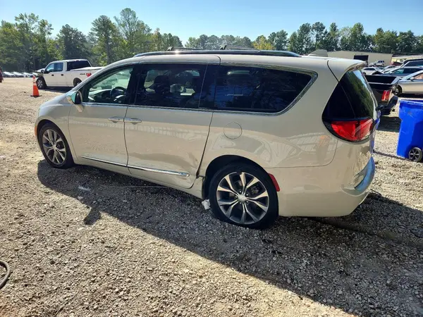 2C4RC1GG3KR644267 — 2019 Chrysler Pacifica, zdjęcie 2 z Copart 02.10.2026, Tył