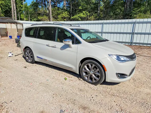 2C4RC1GG3KR644267 — 2019 Chrysler Pacifica, zdjęcie 4 z Copart 02.10.2026, Tył