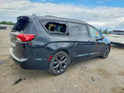 2C4RC1GG3KR638825 — 2019 Chrysler Pacifica, photo 3 from Copart 30.09.2026, Roof