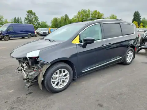2C4RC1BG4KR730792 Chrysler Pacifica 2019 — Front end damage, before-repair photo