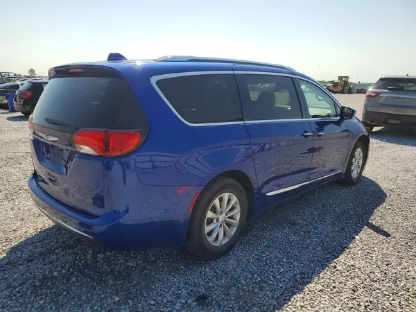 2C4RC1BG7KR652198 — 2019 Chrysler Pacifica, zdjęcie 3 z Copart 05.10.2026, Przód