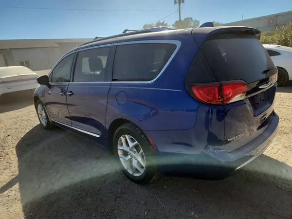 2C4RC1EG2KR522809 — 2019 Chrysler Pacifica, фото 2 с аукциона Copart, Град