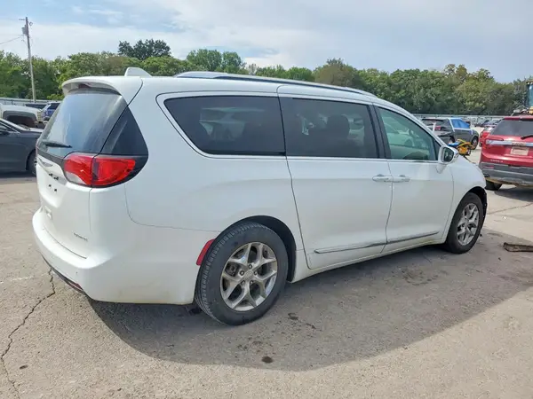 2C4RC1GG2KR587981 — 2019 Chrysler Pacifica, zdjęcie 3 z Copart, Przód