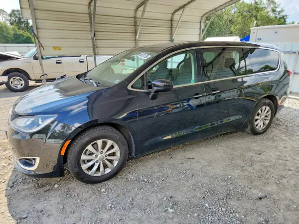 2C4RC1FG9KR657980 Chrysler Pacifica 2019 — uszkodzenie Tył, zdjęcie przed naprawą