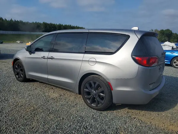 2C4RC1FG2KR507435 — 2019 Chrysler Pacifica, photo 2 from Copart, Side